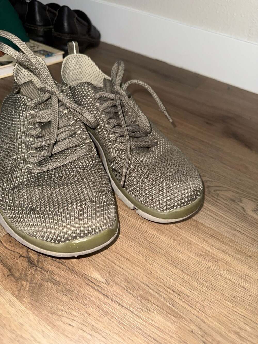 Clarks Men's Triken Run Sage Green Knit Trigenic Sneakers - Picture 10 of 10